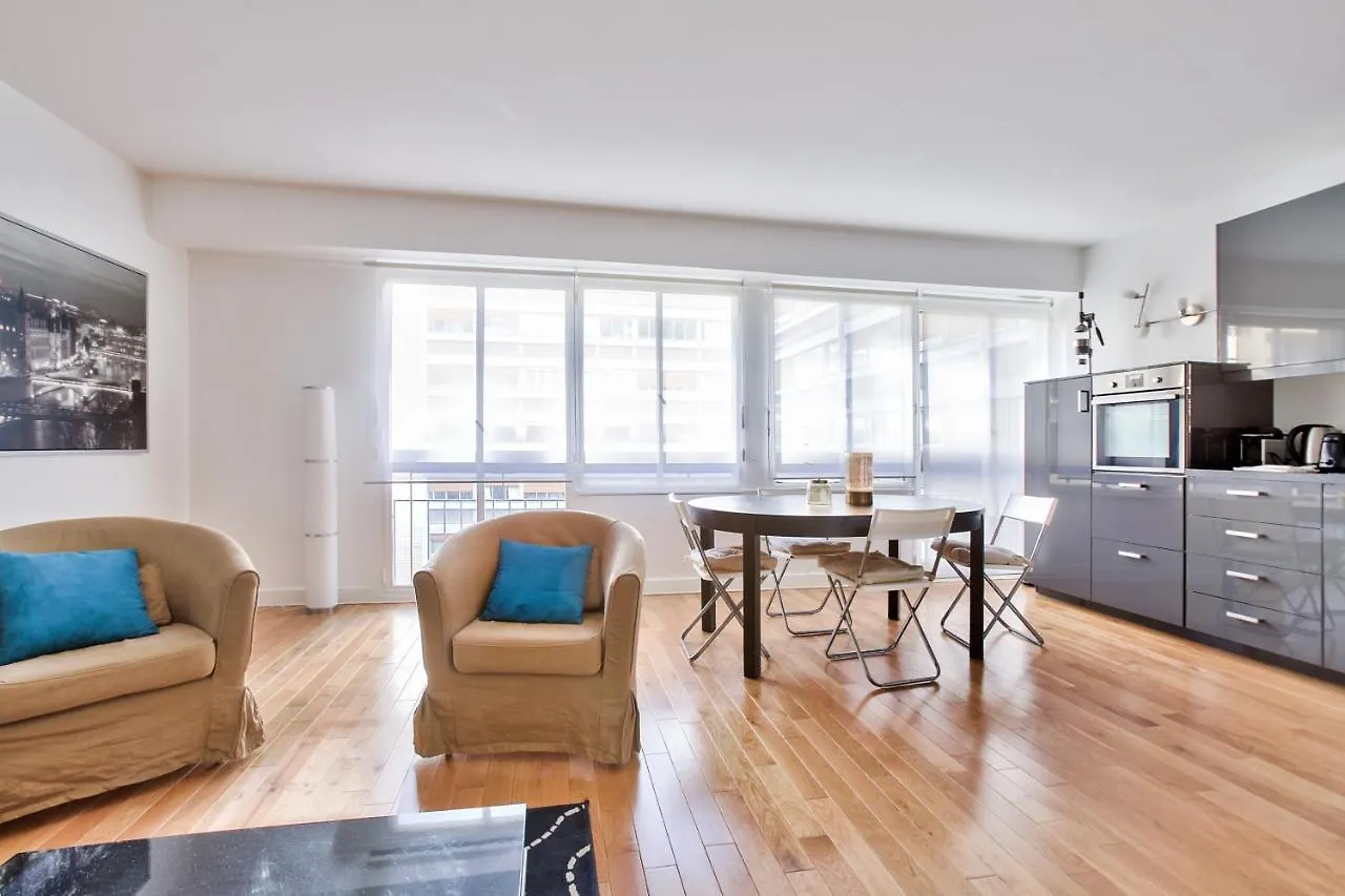 Dantzig : 6 People - Porte De Versailles By Weekome Appartement Parijs